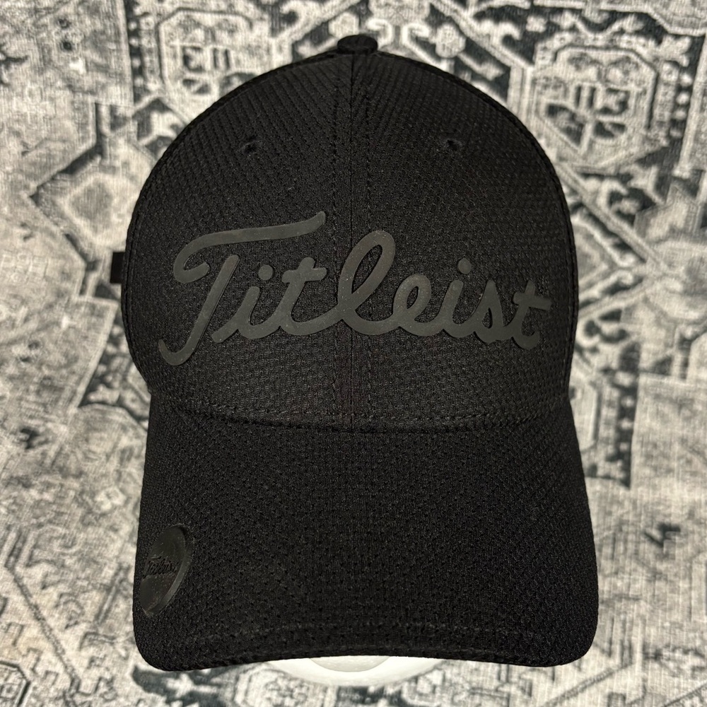 Titleist Golf Performance Hat Ball Marker Magnet Adjustable Black‎ Fuzzy Zoeller